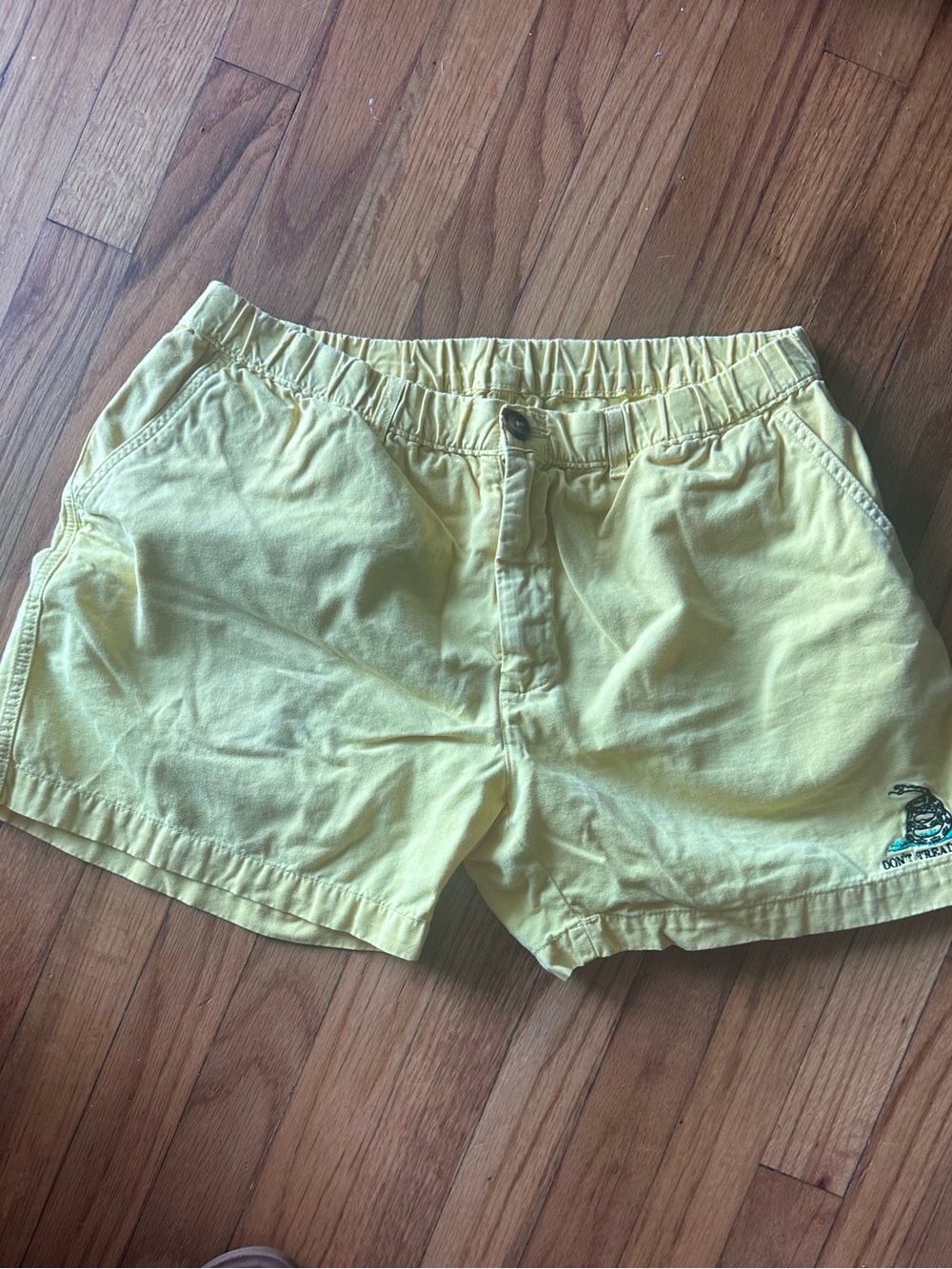 Chubbies Yellow Don’t Tread on Me Gadsden Shorts Size L Flag Style